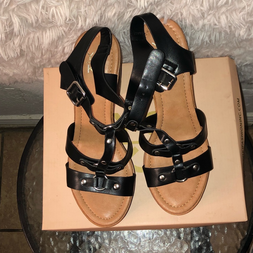 Wedge heels